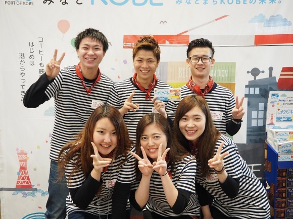 6人の学生がスタッフを務めました