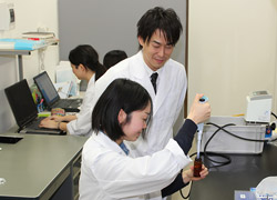 薬学部助教 福島 恵造