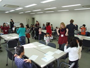 全員で英語の歌をうたって、会場は熱気に包まれた