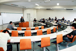 「司法試験合格者をお迎えしての報告会」を開催