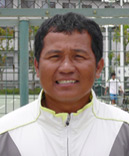 神戸学院大学体育会テニス部コーチ　特別技術指導員　ソフロニオ・パラハン氏