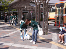 例年6月に行われる明石市主催の「時のウィーク」では、イベント終了時に明石駅周辺を清掃