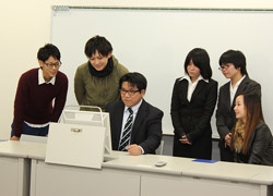 経営学部准教授 島永 和幸