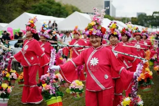 花枝招展的传统东北秧歌舞