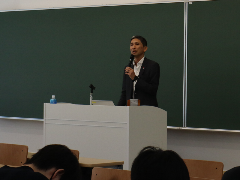 講義する豊永西区長