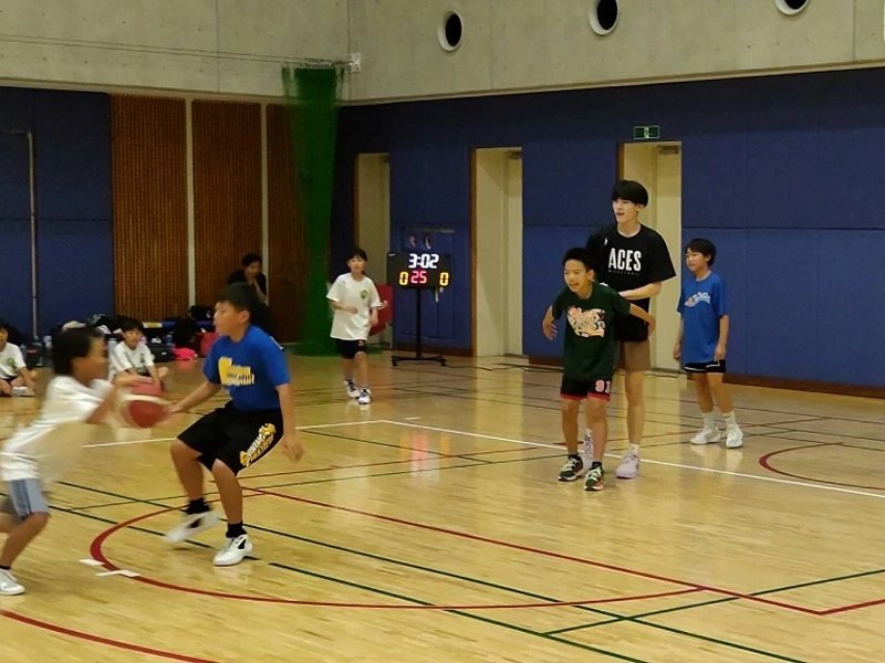 本格的な練習に取り組む小学生ら
