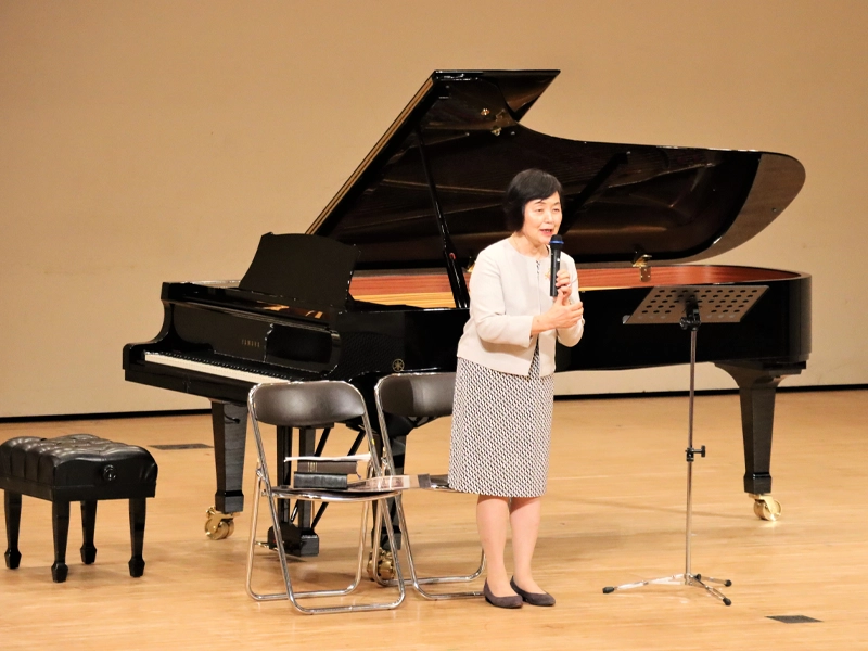 音階の誕生やグレゴリオ聖歌と旋法について解説する林裕美子氏