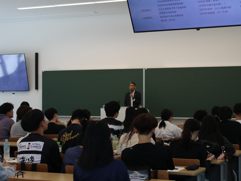 学生たちに熱いエール送る豊永西区長