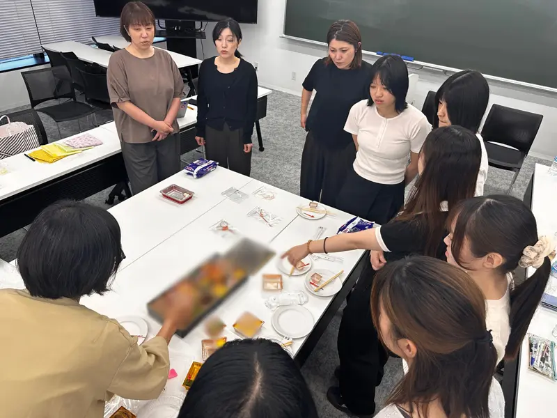 試作したおせちの試食会