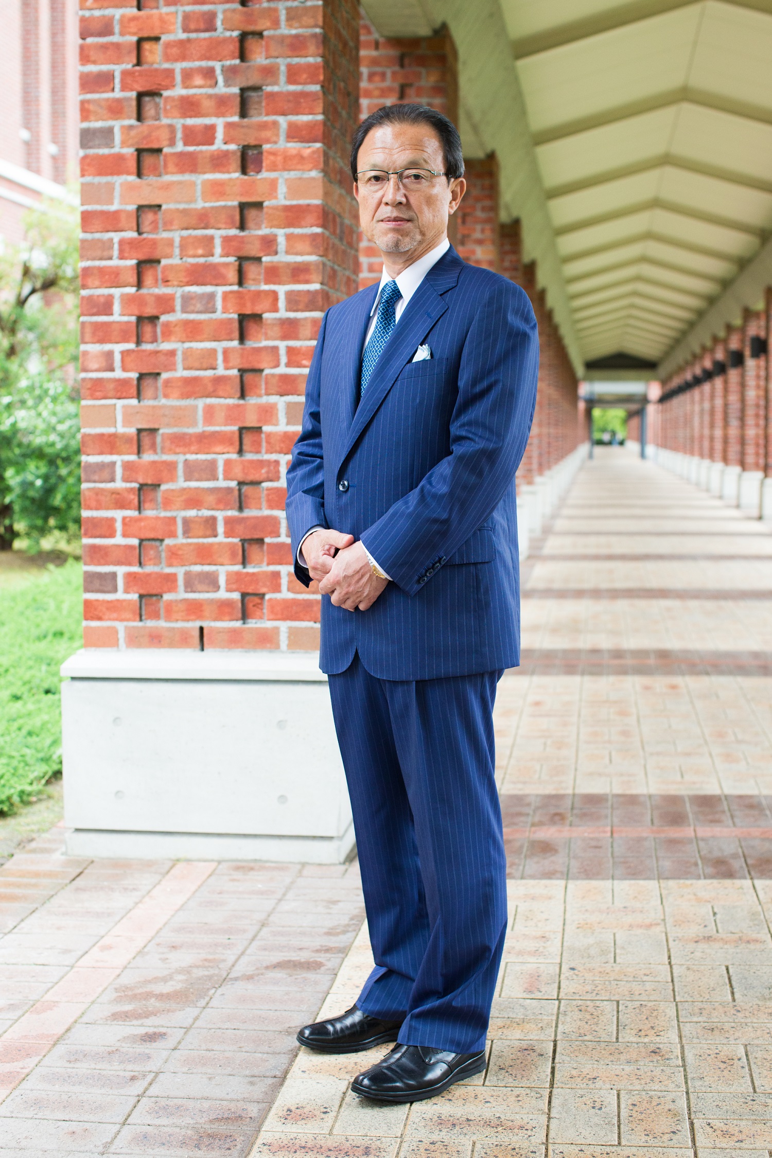 新入生のみなさん ご入学おめでとうございます 理事長あいさつ 学校法人神戸学院 新入生のみなさん ご入学おめでとうございます 理事長あいさつ 学校法人神戸学院