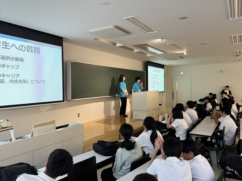 大学生の本音を聴く「キャリアトーク」