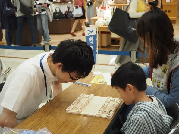 きちんと「礼」をしてから対局をスタートします