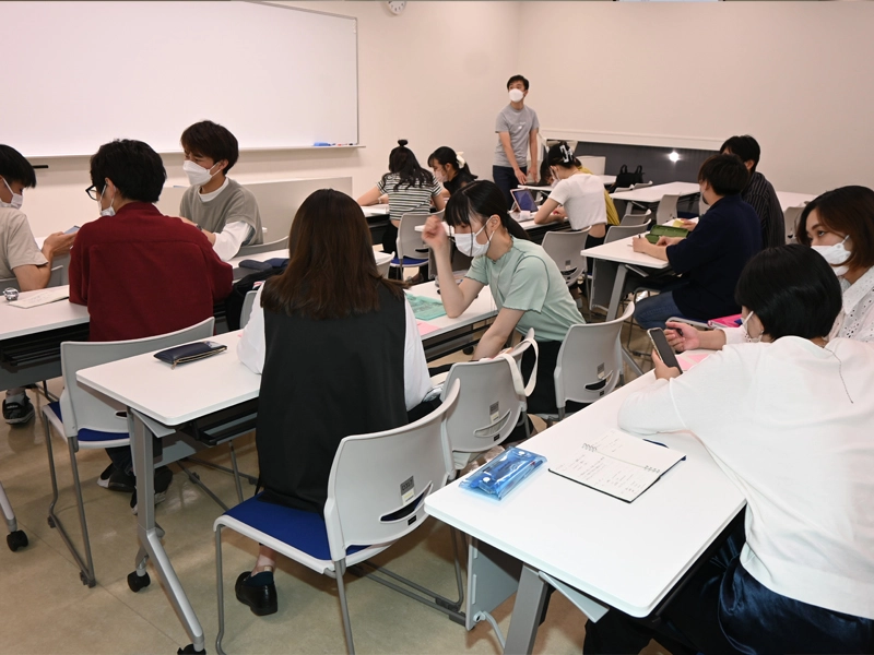 同じく林ゼミ「Mラボ」を取り上げた班のプレゼン資料