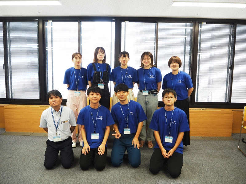 上段左から村中ここはさん、松本穂佳さん、髙岡千夏さん、藤川紋菜さん、桂未羽さん、 下段左から井上教授、山下裕生さん、定森海輝さん、伴時熙さん