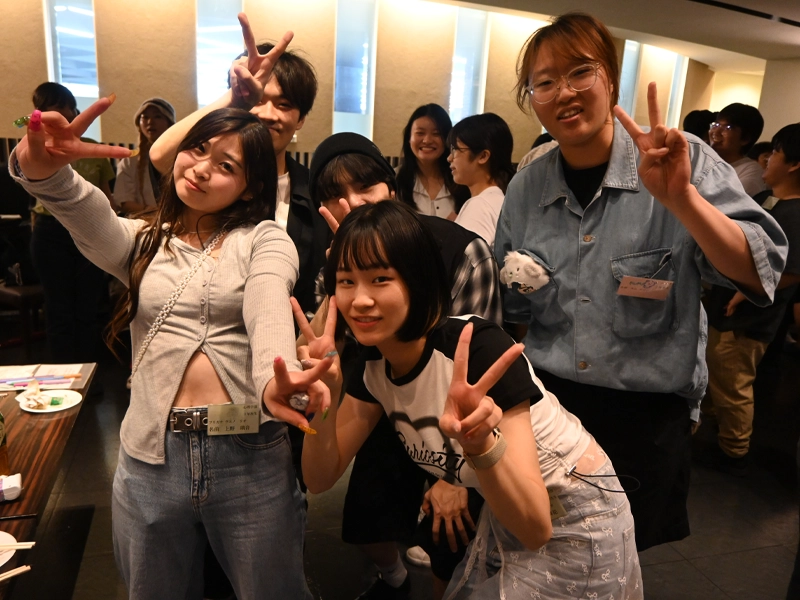 盛り上がる留学生とSA