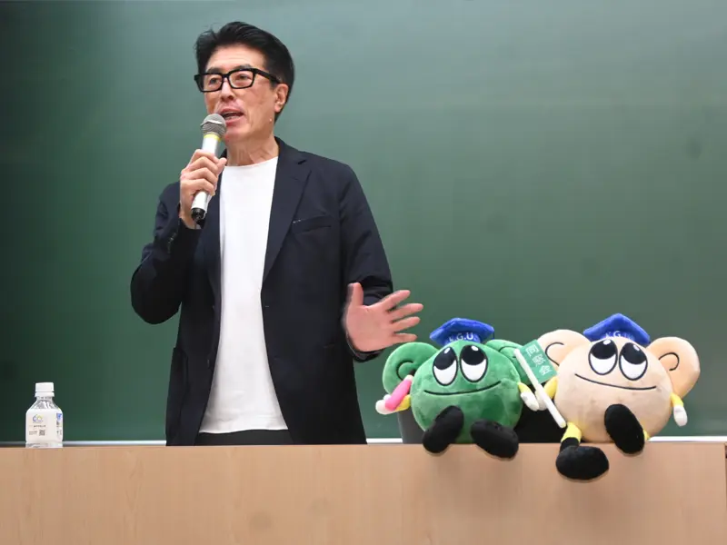 講義する元東洋証券社長の桑原理哲氏