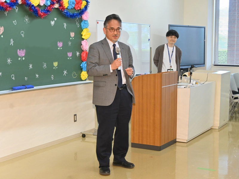 ミシシッピ大学で客員研究員として在籍した思い出を語る徳山教授