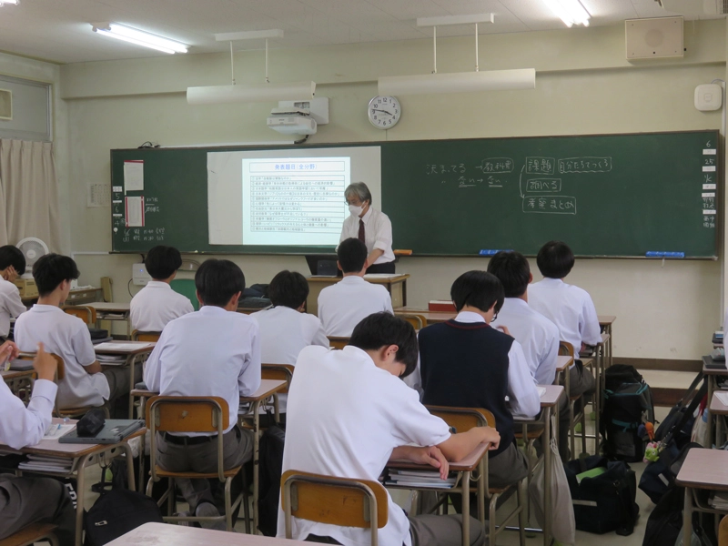 経営学部の石賀教授による経済・経営学講座