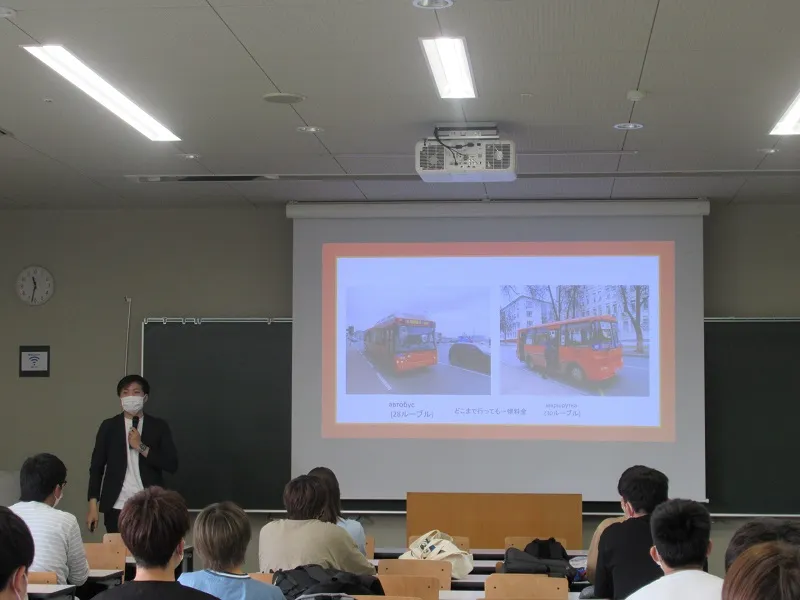 講演する小山大貴さん