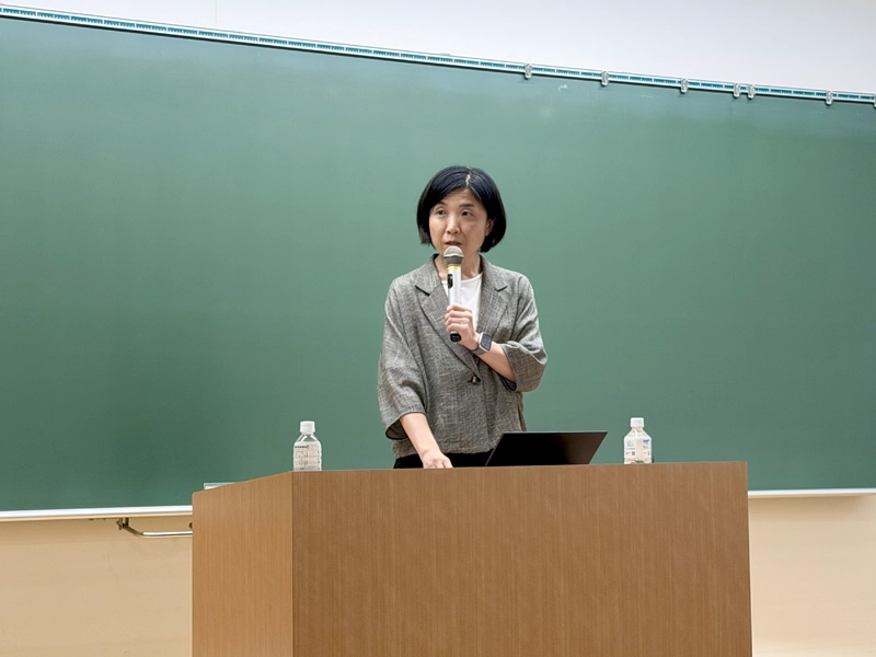 講演する萩原センター長