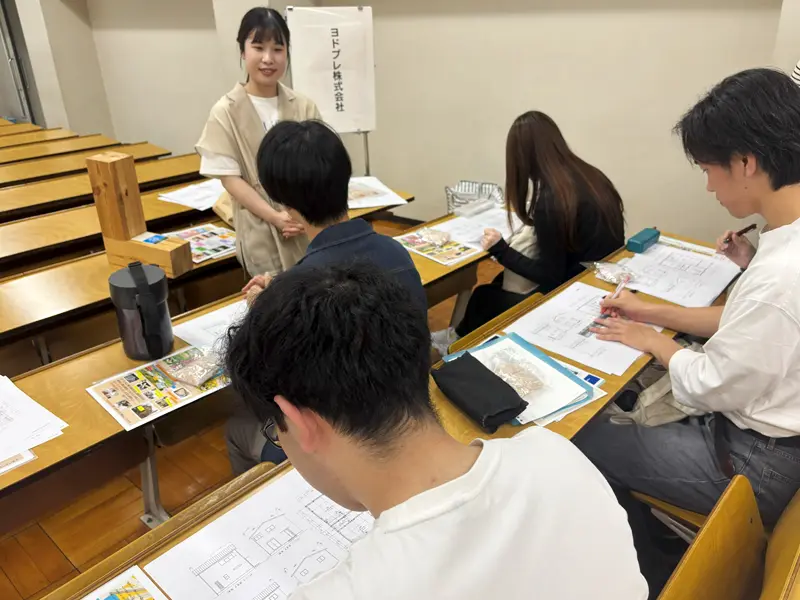 住宅の図面から屋根の形を考えるワーク