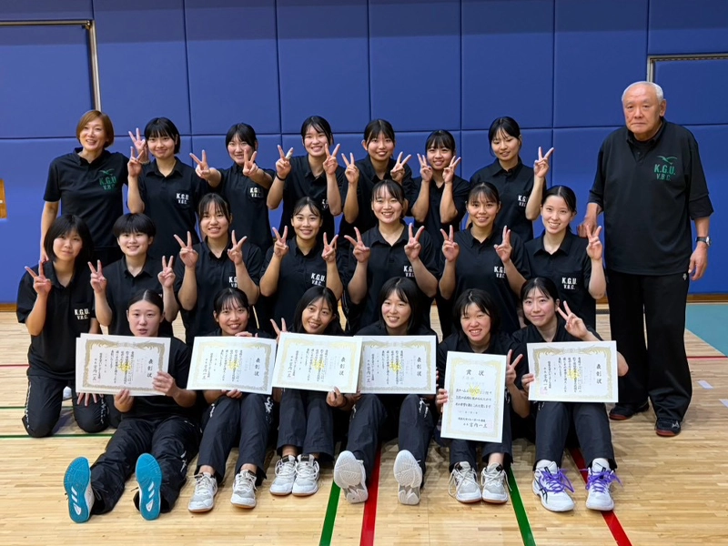 準優勝したバレーボール部（女子）