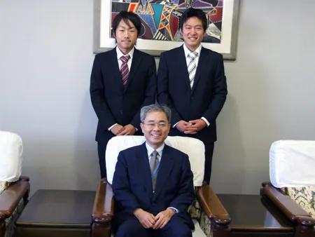 防災・社会貢献ユニットの臼井達也さん(左)と草嶋伸也さん(いずれも法学部3年次生)