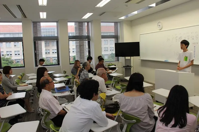 「大学入学後、自分自身について深く考えるようになった」と話す鄭さん