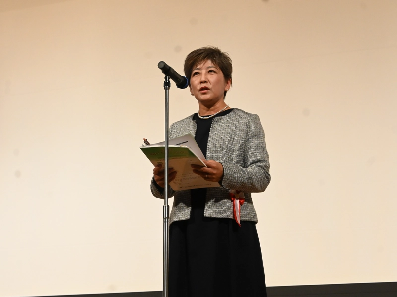 学会長として開会と閉会のあいさつをした糟谷教授