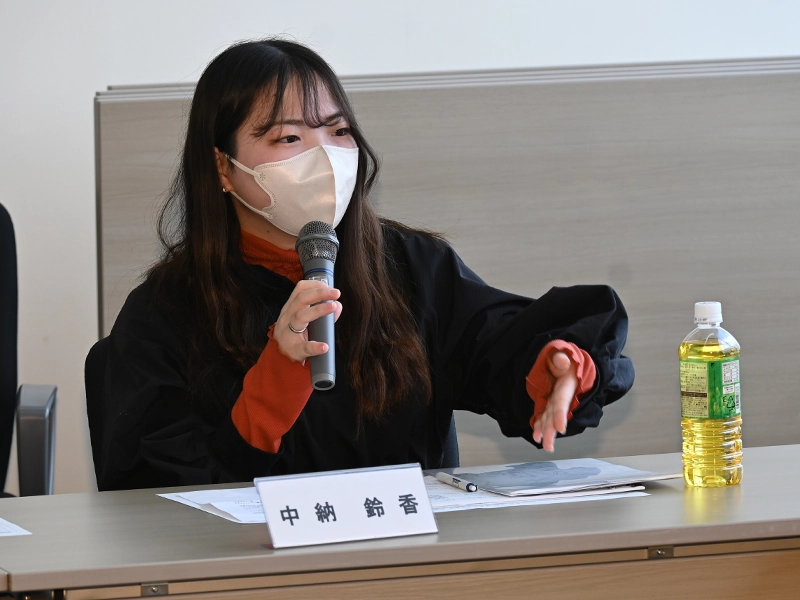 ①法学部の中納鈴香さん