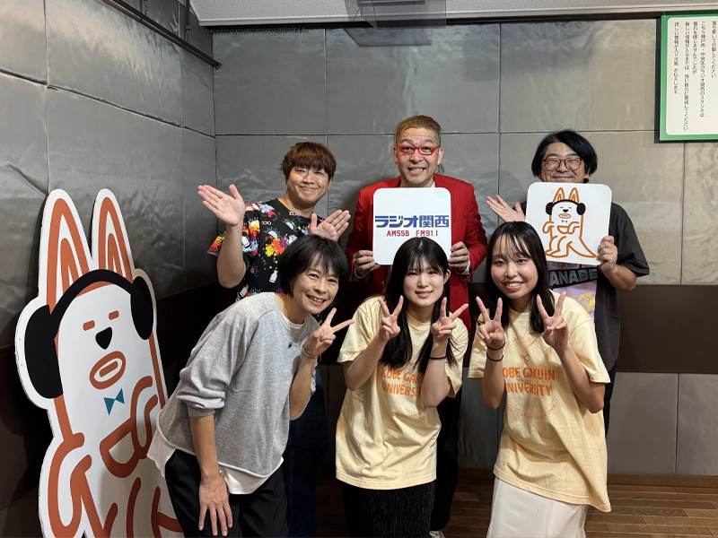 MCを担当するワタナベフラワーの皆さんとの記念撮影