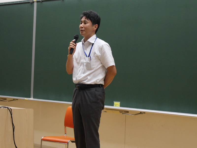開会のあいさつをする兵庫県信用保証協会経営支援部伴走支援課の堀口穣課長