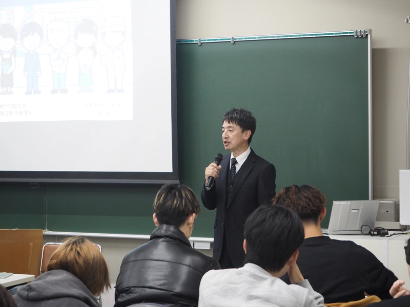 講義をする井原副署長