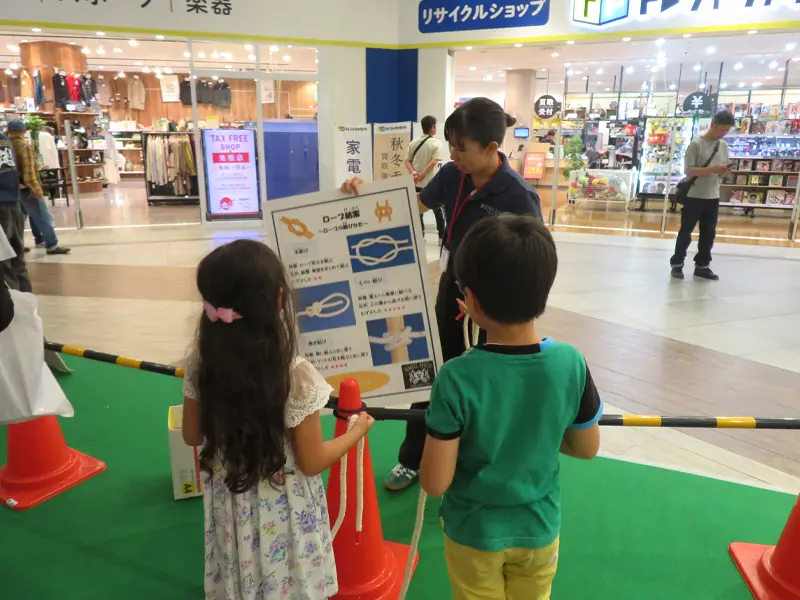 【Seagull Rescue】防災ロープワークをレクチャーする学生