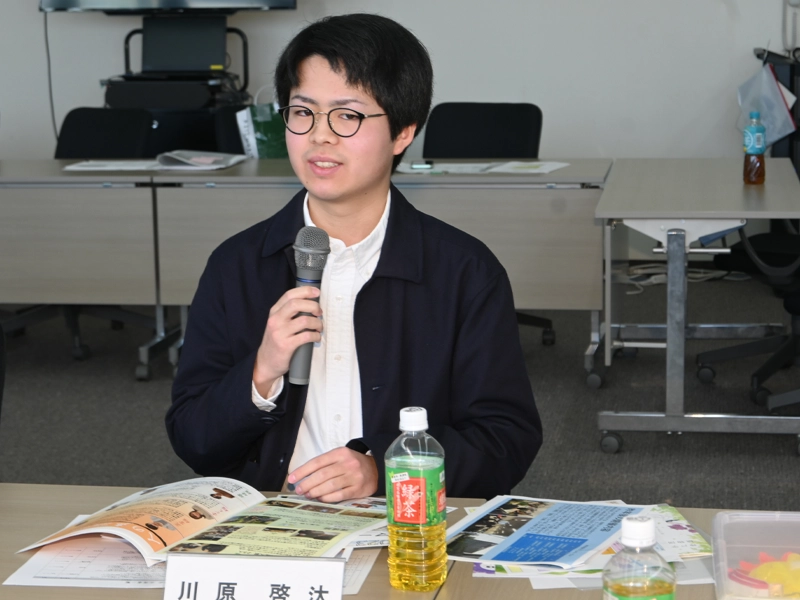 ③経営学部の川原啓汰さん