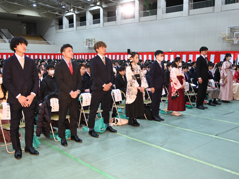 学長賞を授与される学生たちが最前列に整列