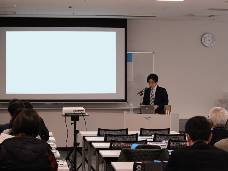 井上助教の研究発表