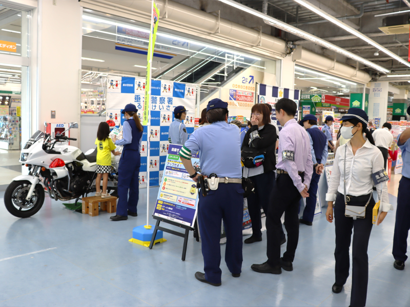 参加者で賑わう会場