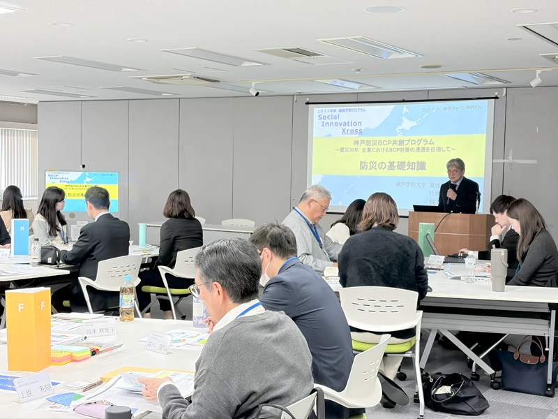 講義する前林先生