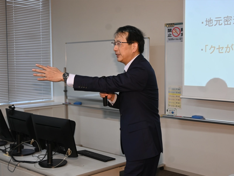 講評する那須局長