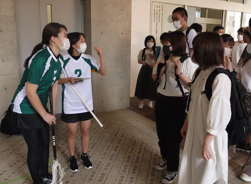 ラクロス部など課外活動団体が新入生に活動紹介