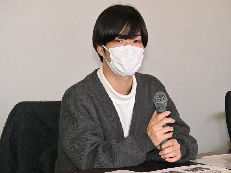 発言する中津佑太さん