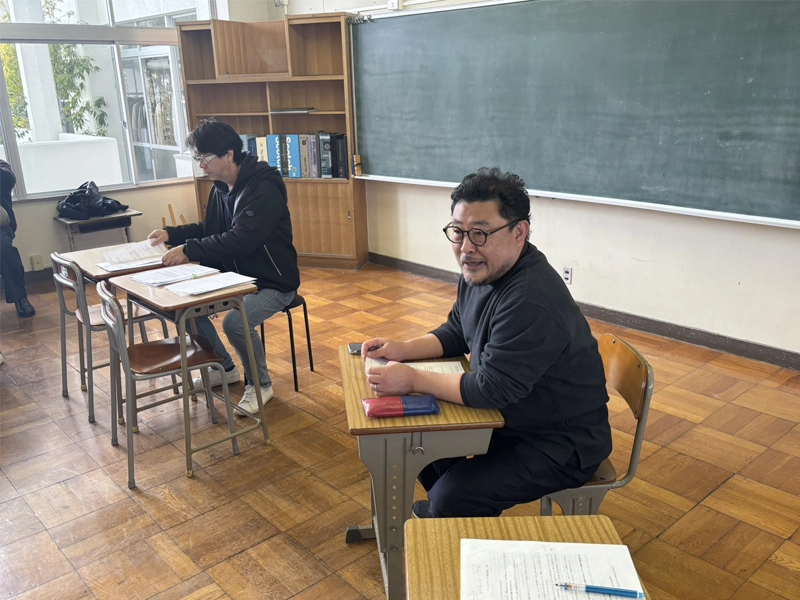 学生との意見交換をする兵庫県線香協同組合の方