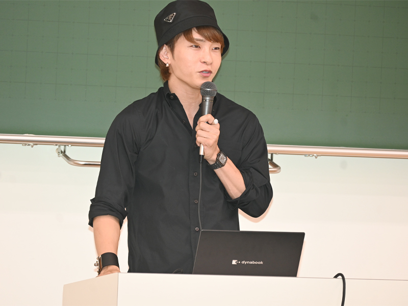 「完璧でなくても伝えることが大切」と話すFUKAMIさん