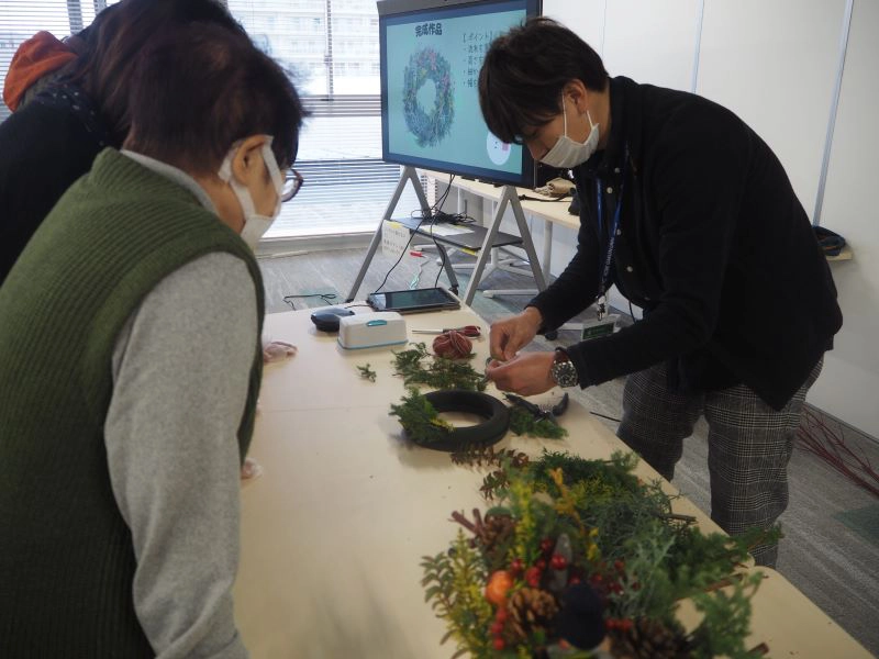数々の高度な技術に参加者は興味津々