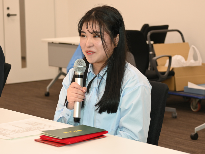 発言する田中恵梨子さん