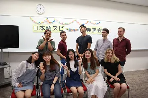 発表を終えた交換留学生