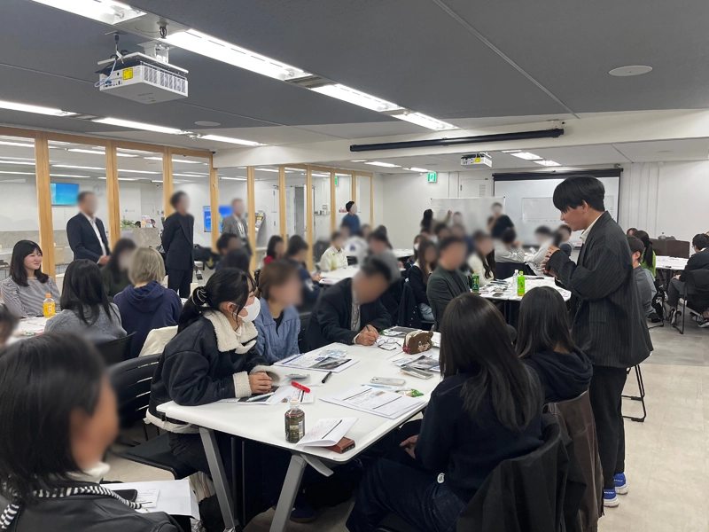 発表を行う仁科ゼミの学生