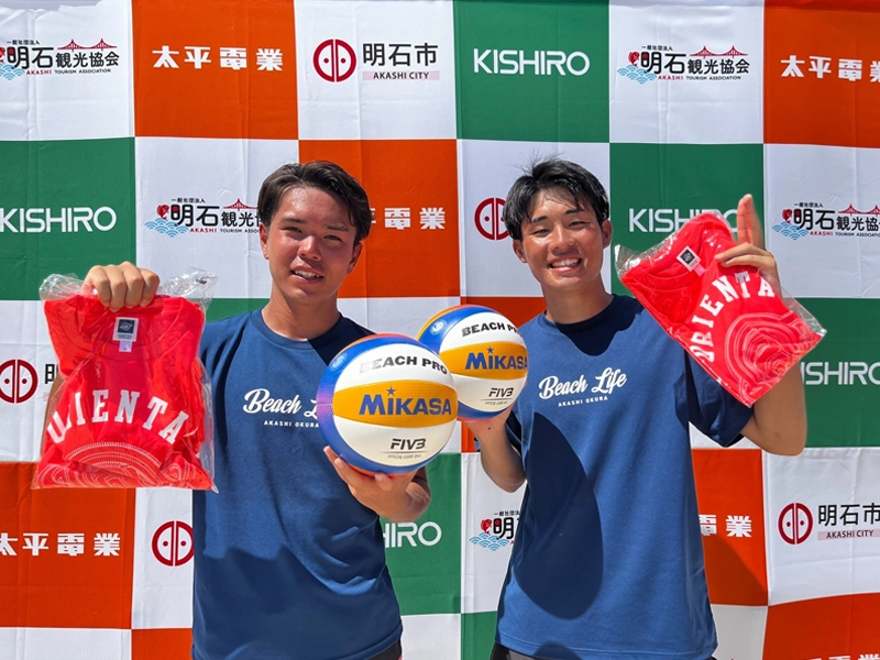 男子４位に入った小嶋（左）・佐々木（右）ペア