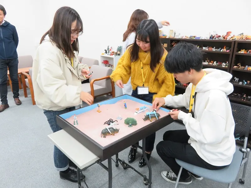 心理学部の箱庭療法